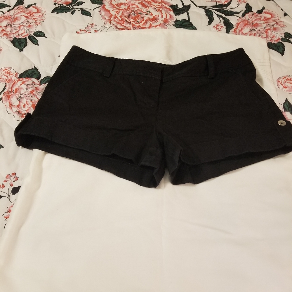 Shorts - Picture 2 of 4